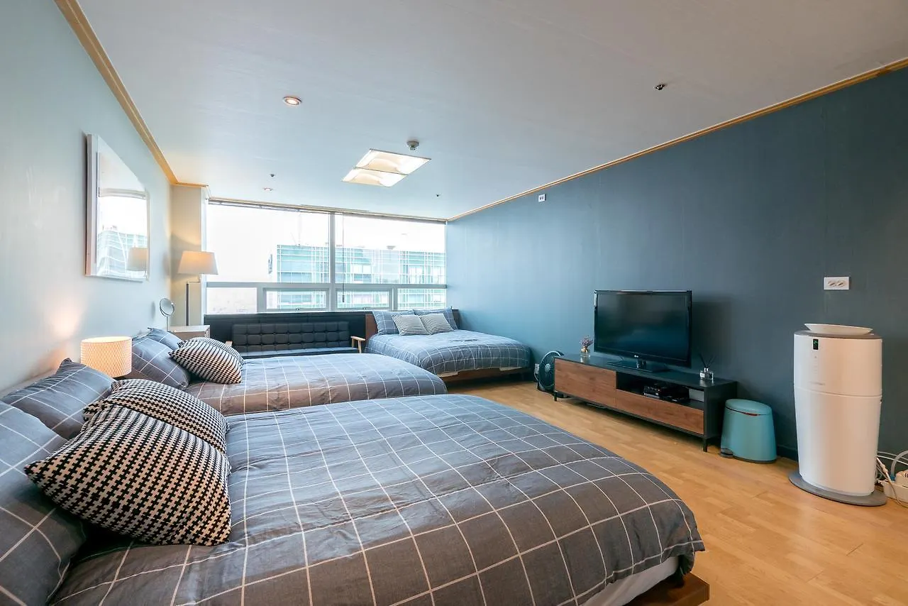 Apartment Willow House Hongdae Seoul