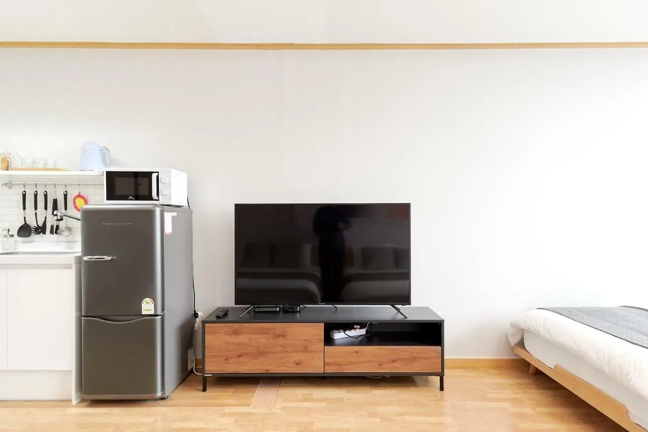Apartment Willow House Hongdae Seoul