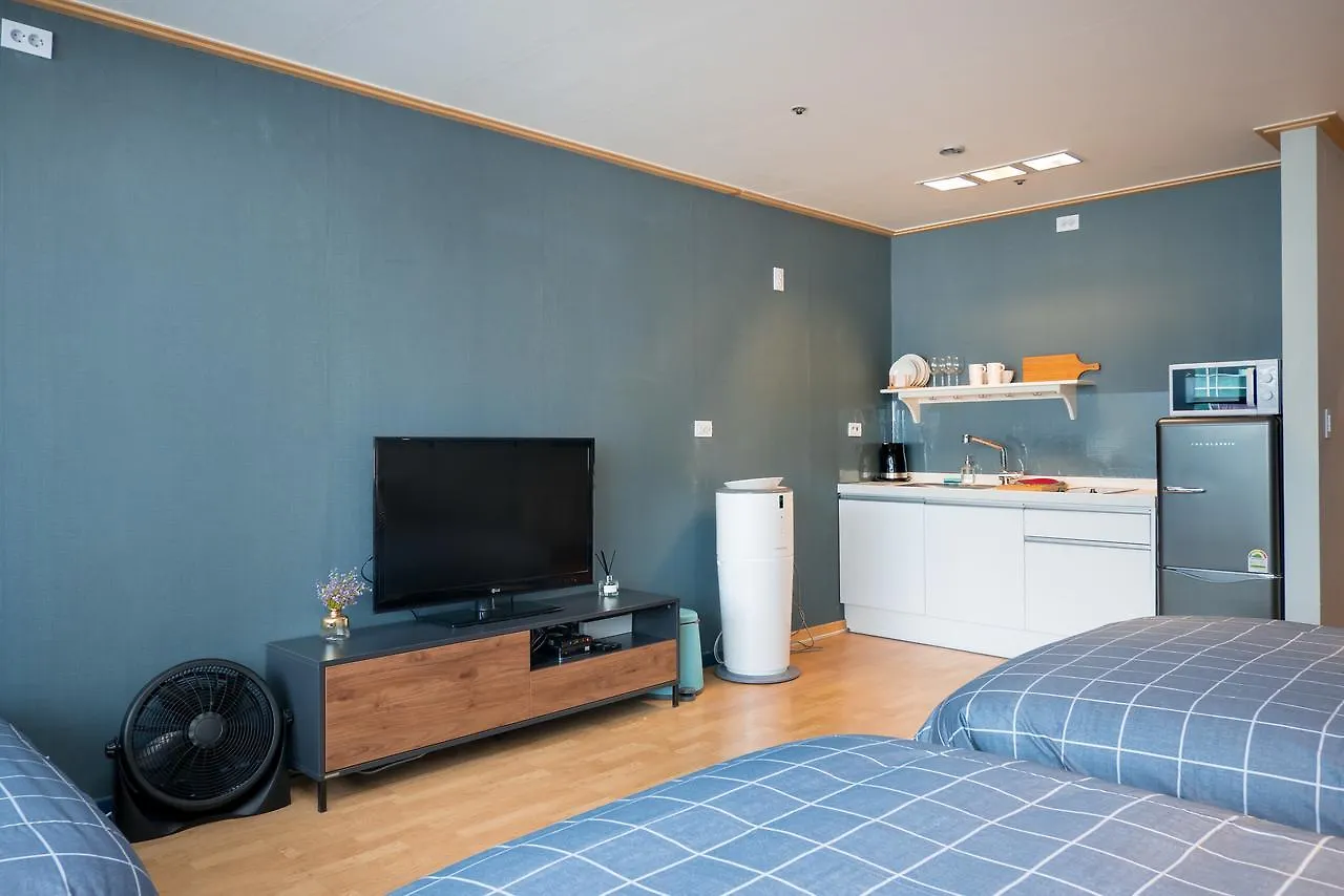 Apartment Willow House Hongdae Seoul