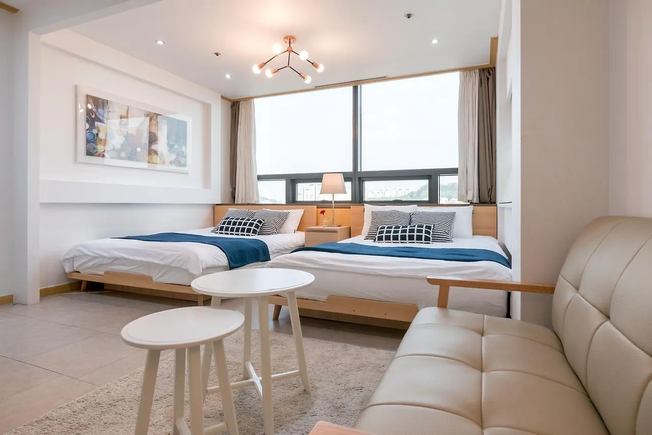 Apartment Willow House Hongdae Seoul