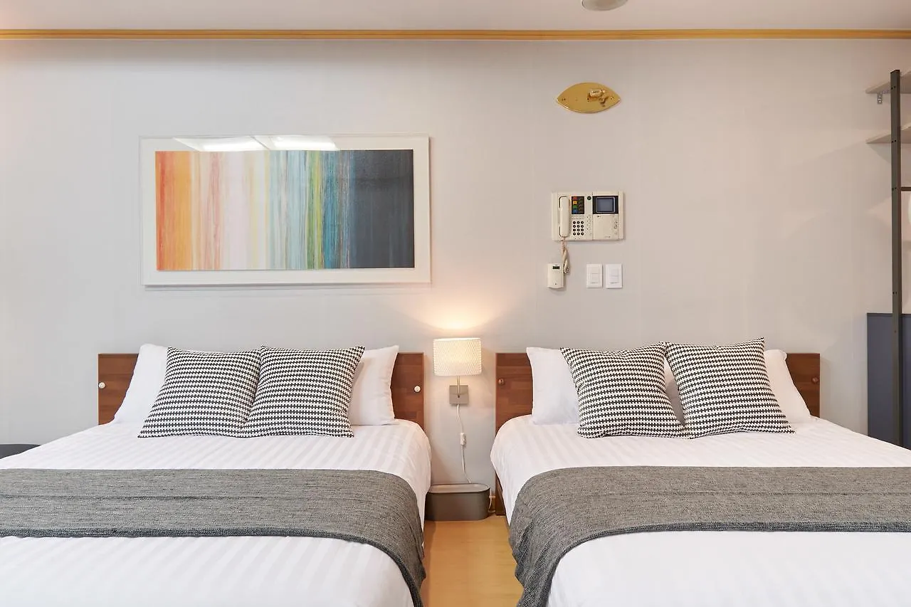 Apartment Willow House Hongdae Seoul